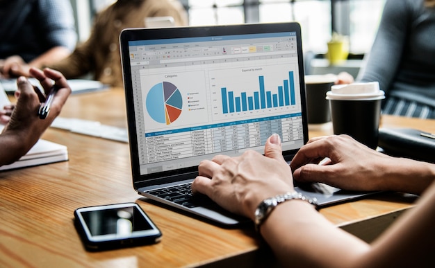 Data Analysis Tools: How to Choose, Use, and Extract Real Business Value